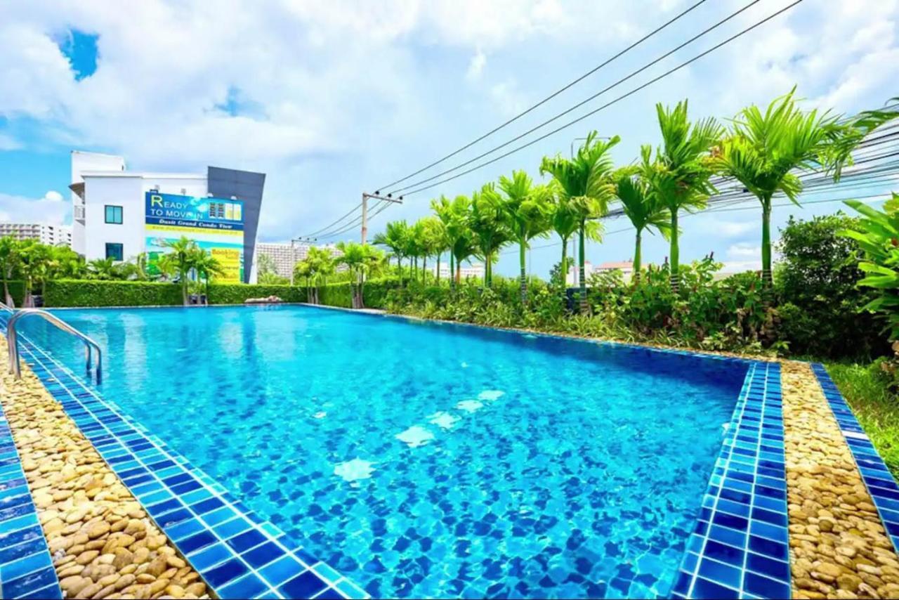 Dusit Grand Condo View Pantai Jomtien Bagian luar foto