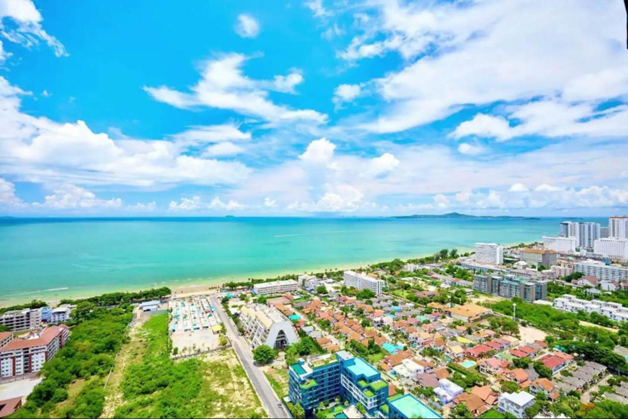 Dusit Grand Condo View Pantai Jomtien Bagian luar foto